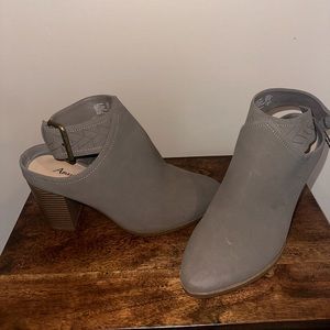 Dark grey booties with chunky heel size 9